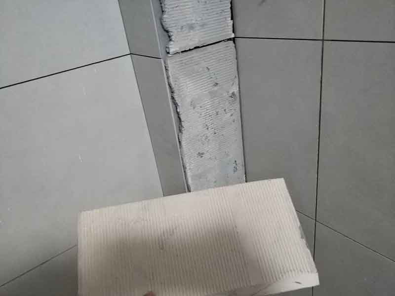 瓷磚空鼓有什么影響，瓷磚空鼓補(bǔ)救方法，瓷磚空鼓不處理可以嗎